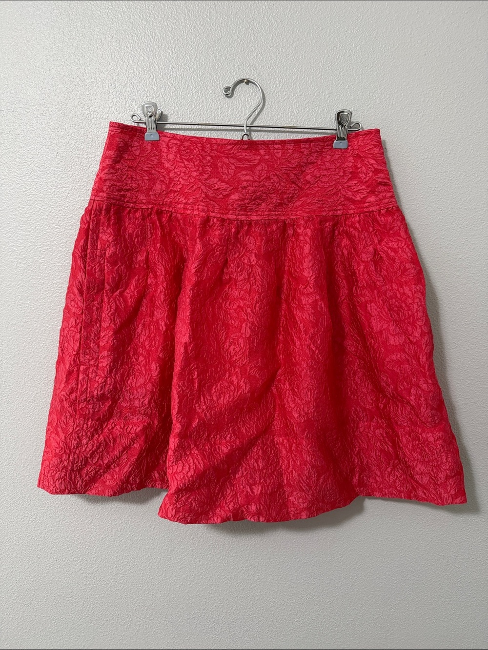 BCBGMaxAzria Rasberry Silk Blend Jacquard Floral Skirt Size 6
